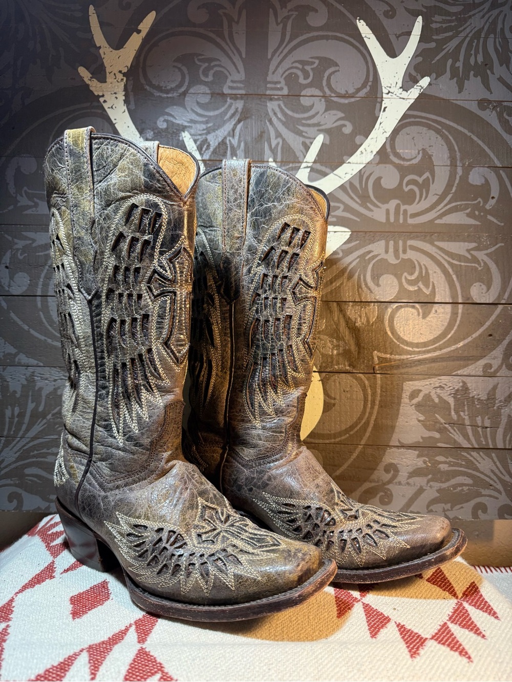 Innovation Women's Wing & Cross Sequin Inlay Cowboy Boots 7.5 B